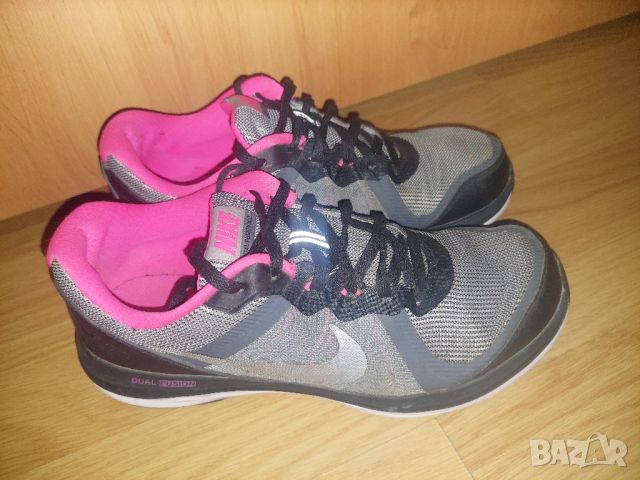 Дамски маратонки Nike 38.5, снимка 7 - Маратонки - 46265061