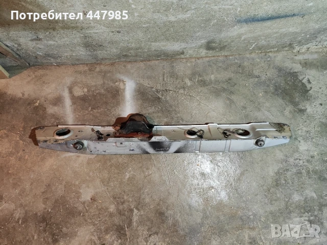 Предна греда за радятор на Ауди 80 б4, снимка 2 - Части - 50736804