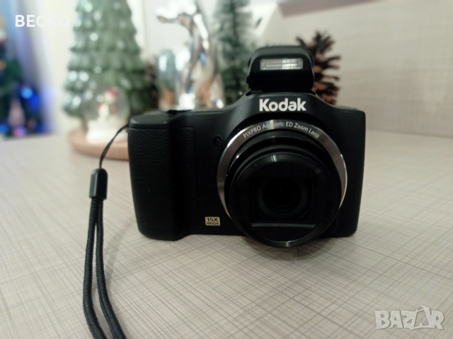Фотоапарат Kodak PIXPRO FZ152, снимка 5 - Фотоапарати - 52774800