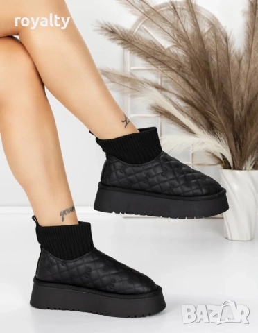 Miu Miu равни боти - черни