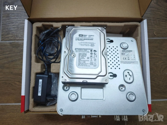 DVR Hikvision 4 канала 320gb HDD 1080p DS-7104HGHI-F1