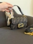 Луксозна чанта Fendi-IM94j, снимка 2