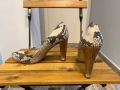 Дамски обувки на висок ток Guess (змийски принт), снимка 3