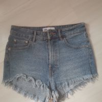 Kъси дънкови панталонки Zara, снимка 1 - Къси панталони и бермуди - 45156139