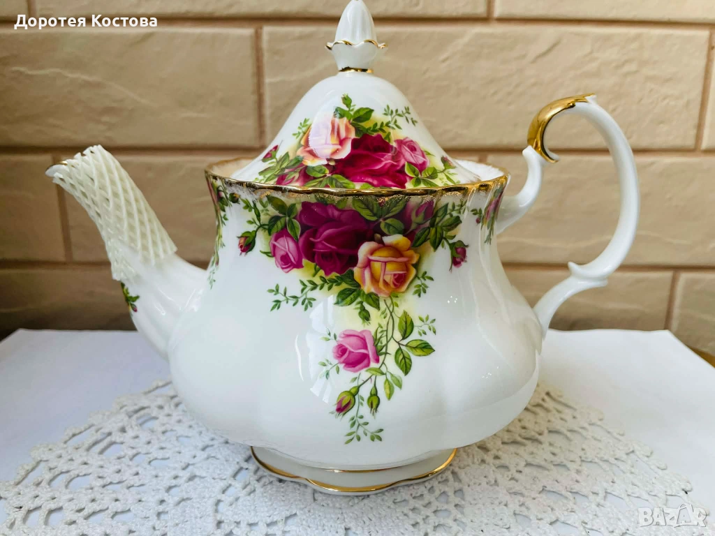 ROYAL ALBERT красив чайник от Англия от костен порцелан, снимка 1
