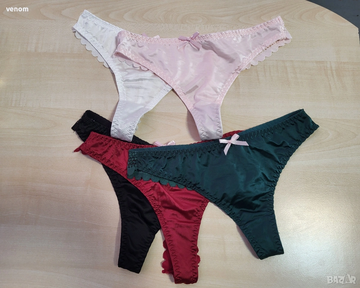 Сатенени прашки с декоративна панделка и дантелен гръб, снимка 1