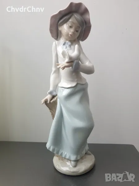 НАО ЛАДРО испанска порцеланова фигура на момиче с гълъб/NAO Lladro статуетка 24см, снимка 1