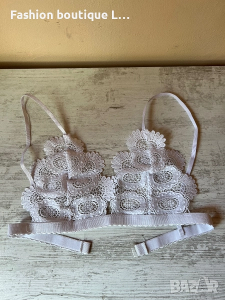 Ново бяло дантелено бюстие с регулиращи се презрамки S , M , L , XL налични размери 🤍🤍🤍, снимка 1