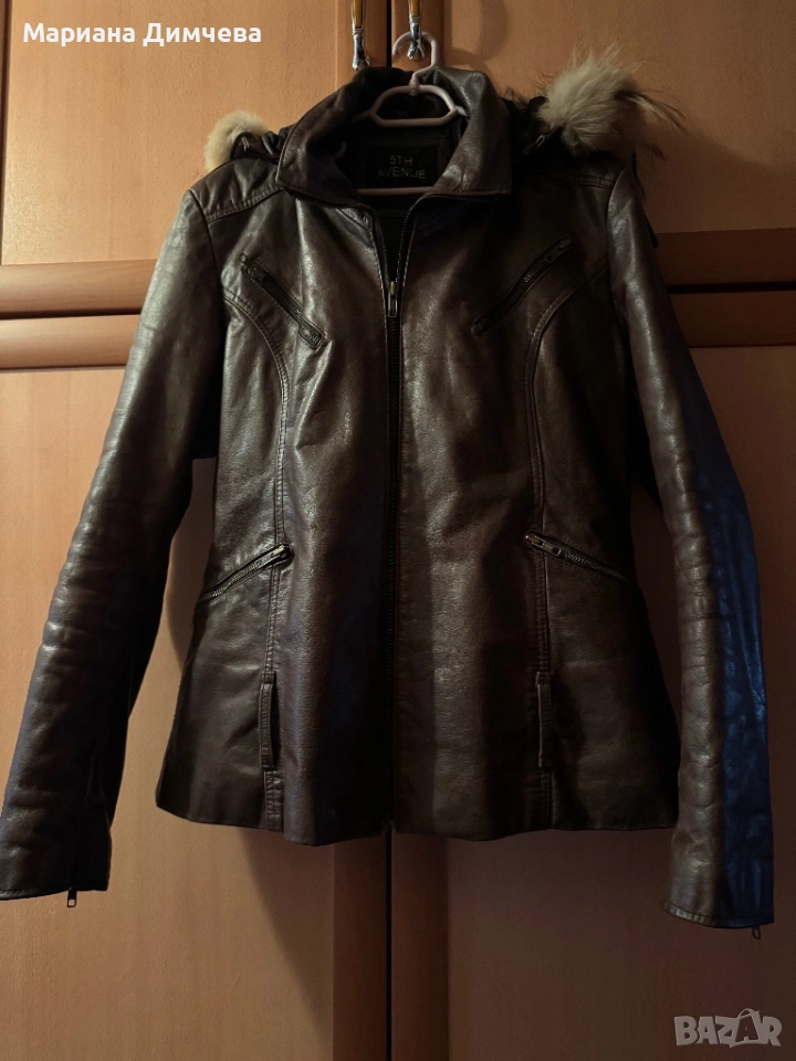 Бутиково дамско яке от естествена кожа с качулка и естествен пух, снимка 1