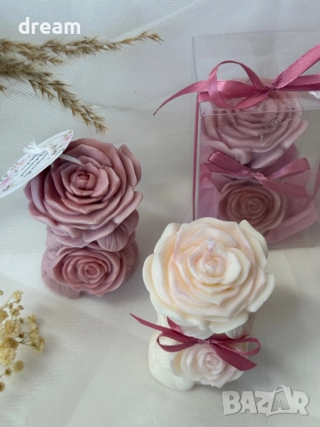 Декоративна соева свещ”Рози”, снимка 2 - Романтични подаръци - 52503229