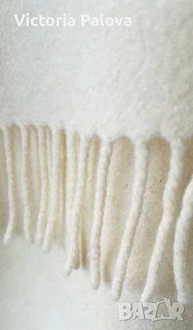 Луксозен вълнен шал за зимата