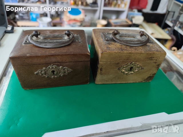 Стара дървена касичка два броя