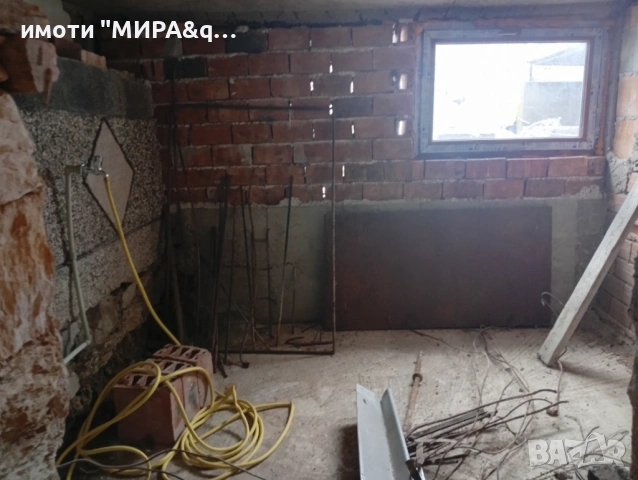 Двуетажна къща разположена в с.Динево,обл.Хасково, снимка 7 - Къщи - 53451083