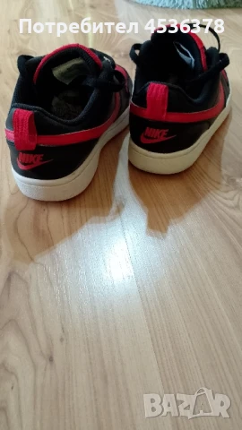 Обувки Nike, снимка 4 - Детски маратонки - 51057288