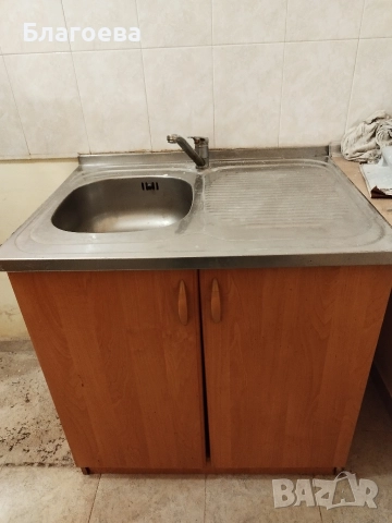 Кухненски шкафове всичко по 50 лв / брой 