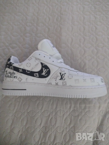 Продавам маратонки , снимка 2 - Спортни обувки - 51563525