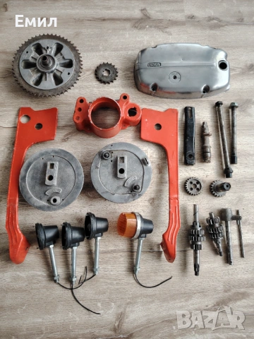 Продавам CZ 350 - 6V на части