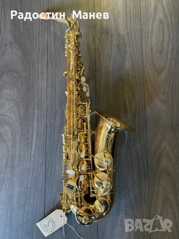 Продавам алт саксофон ELKHART deluxe