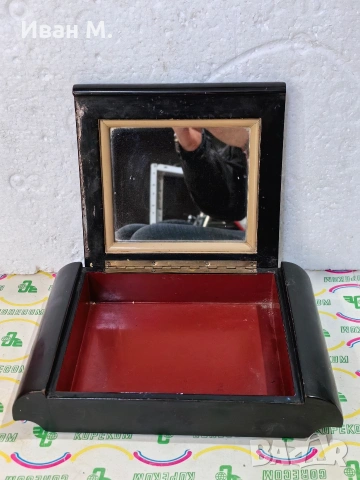 Рисувана стара дървена кутия с огледало за бижута , снимка 6 - Антикварни и старинни предмети - 53678889