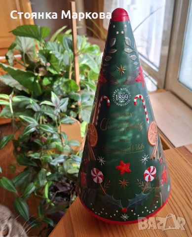 Метална музикална кутия с бисквити от Англия