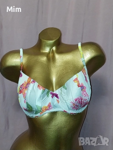 Hunkemoller 80 D Бял ,сатенен сутиен на цветя