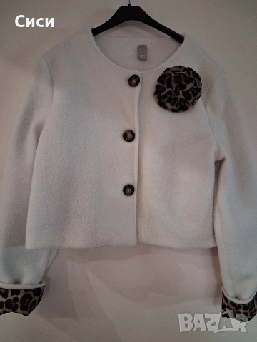 Дамско палтенце с леопардово цвете