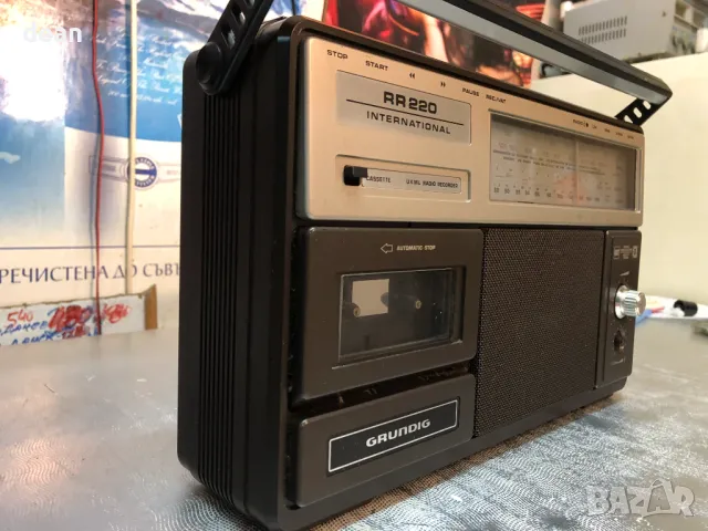 GRUNDIG RR220, снимка 4 - Радиокасетофони, транзистори - 47358927