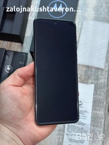 Като Нов Безупречен Motorola Razr 40 Ultra 256/8+2 GB Flip, снимка 8 - Motorola - 46946896