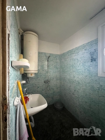 Двуетажна къща с.Плачидол, PVC, кладенец., снимка 4 - Къщи - 54213926