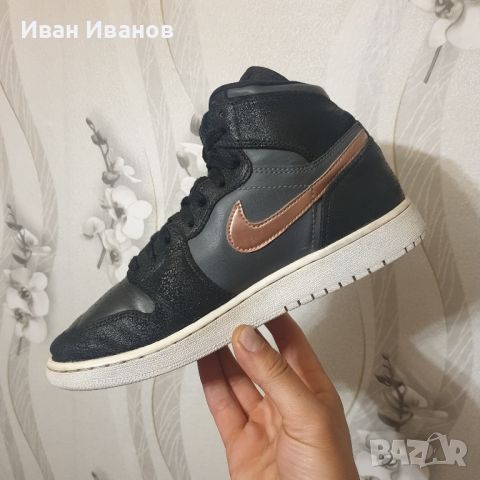 Jordan 1 Retro High  номер 39 ,5-40 оригинални маратонки , снимка 17 - Маратонки - 45306508