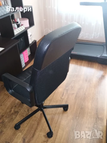 Черен кожен офис стол  , снимка 2 - Столове - 51367928