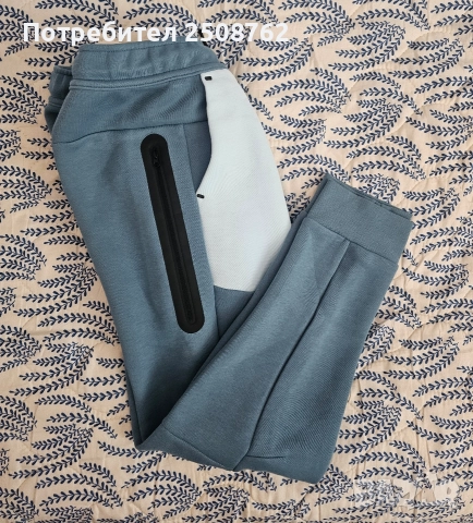 Nike Tech Fleece Детско долнище , снимка 2 - Детски анцузи и суичери - 52592634