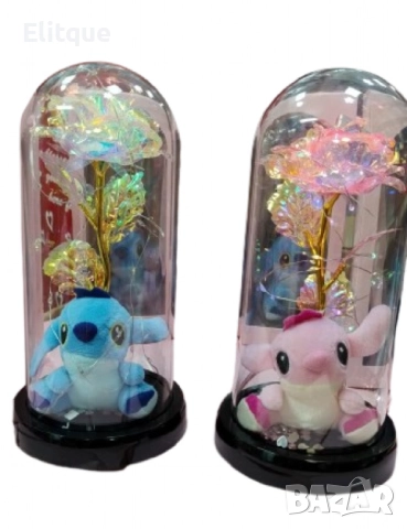 Пластмасова роза с кристален ефект в стъклен купол със Стич и LED светлини, снимка 2 - Други стоки за дома - 52744085