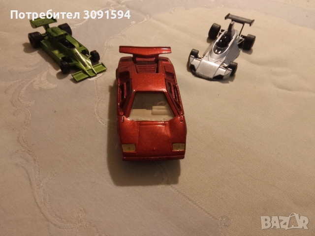 Метално Lamborghini Countach LP -1985 г, Споилера,и крилото се движи при движение  произведена през , снимка 3 - Колекции - 53599500