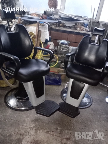 2 Броя Бръснарски столове 
