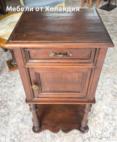 високо старинно шкафче, снимка 2 - Шкафове - 52364732