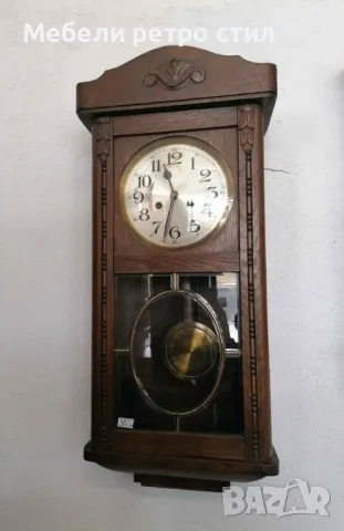 Старинен часовник в отлично състояние. Запазен за годините си, работи отлично.