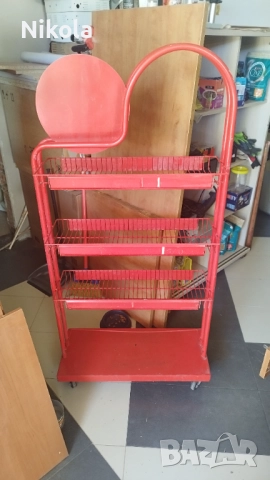 Метален стелаж с рафтове 146/70/30см червен с колела