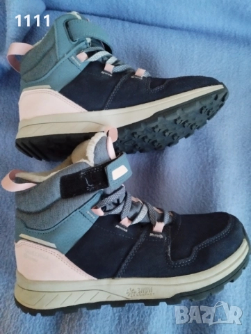 Непромокаеми боти Quechua номер 32.