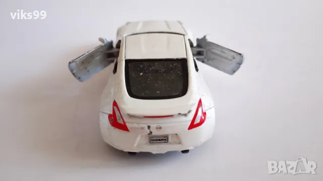 Nissan 370Z 2009 Maisto 1:37, снимка 3 - Колекции - 46935444