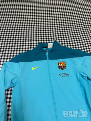 оригинално юношеско горноще ветровка NIKE x Barcelona размер 147/158/Л, снимка 6 - Детски якета и елеци - 47195257