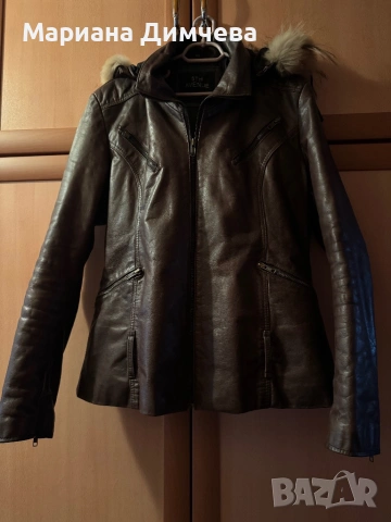 Бутиково дамско яке от естествена кожа с качулка и естествен пух