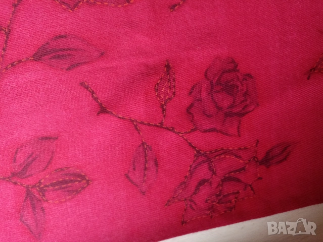 Дамски шал Emanuel Ungaro, снимка 5 - Шалове - 53682842