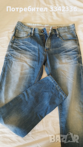 Дънки с етикет