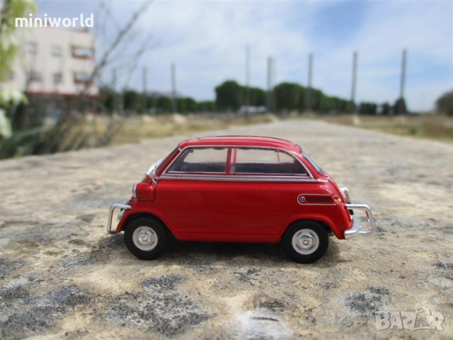 BMW Izetta DeCarlo 600 от 1960 - мащаб 1:43 на IXO/Altaya моделът е нов в блистер, снимка 11 - Колекции - 45190762