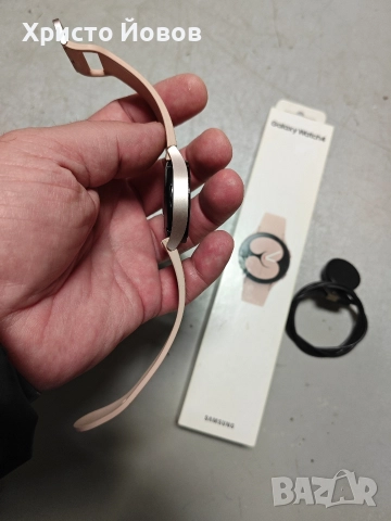 Часовник Samsung Watch 4, снимка 5 - Смарт часовници - 52621896