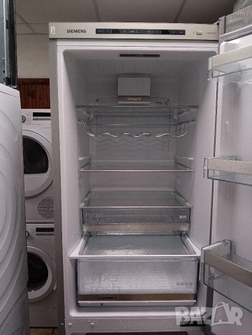 Като нов иноксов комбиниран хладилник с фризер Сименс Siemens А+++ с две години гаранция!, снимка 9 - Хладилници - 53908364