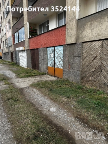 Продавам гараж, снимка 2 - Гаражи и паркоместа - 52176949