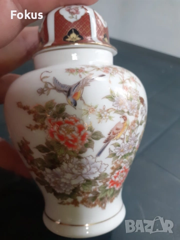 Красива стара ваза буркан с капак порцелан Япония, снимка 4 - Антикварни и старинни предмети - 53313020
