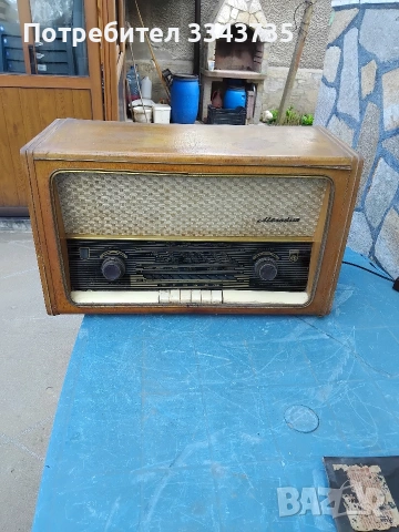 Ретро лампов радиоприеник"МЕЛОДИЯ"